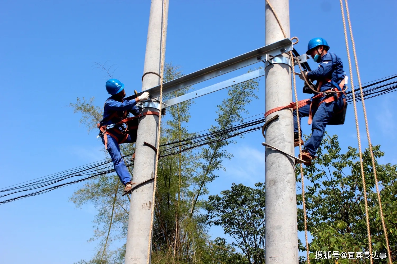 通訊電線桿和電力電線桿有什么區(qū)別？